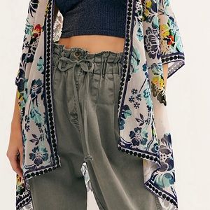 Muse Burn Out Velvet
Kimono

Color: Blue Dream